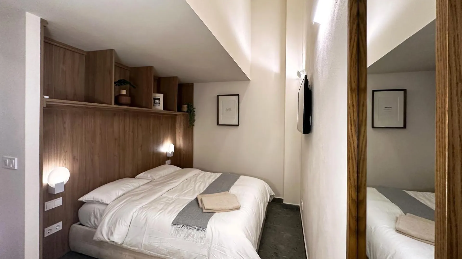 Urban Design Apartments & Studios Barcelona 0*,